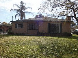 Great 3 Bedroom Home with Hardwood Floors in Riverside, CA