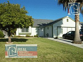 Beautiful 3 Bedroom Home with 2 Car Garage in Oceanside, CA