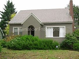 Recently Remodeled 3 Bedroom Home with 2 Car Garage in Portland, OR