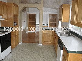 Cute 3 Bedroom Manufactured Home with Gazebo  in Portland, OR (Photo 2 of 2)
