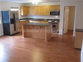 Exquisite 5 Bedroom Home with Quartz Counter Tops in Portland, OR (Photo 2 of 3)