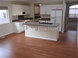 Exquisite 5 Bedroom Home with Quartz Counter Tops in Portland, OR (Photo 3 of 3)