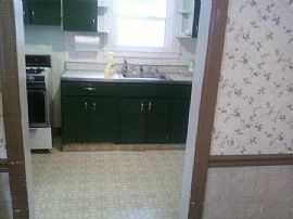 Cute 1 Bedroom Apartment - Close to Everything in McKeesport, PA (Photo 5 of 6)