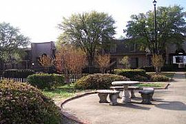 Outstanding 2 Bedroom Apartment - Earn Free Rent in 2011! in Montgomery, AL (Photo 10 of 11)