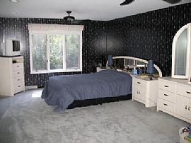 Large, Modern 3 Bedroom Townhouse at Whitman Place in Mequon, WI (Photo 6 of 8)