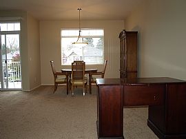 Extra Large 1 Bedroom Condo - Newly Painted and Carpeted in Sammamish, WA (Photo 3 of 4)