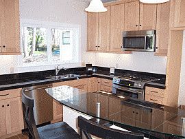 Beautiful 3 Bedroom Home in Upper Rainier Beach in Seattle, WA (Photo 2 of 3)