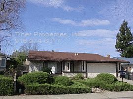 Superb 3 Bedroom Home with Lovely Fireplace!  in Sacramento, CA
