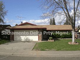 Gracious 3 Bedroom Home with Huge Kitchen in Sacramento, CA