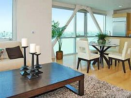 Nice 1 Bedroom Apartment in Kaiolu Sunrise Building in Honolulu, HI (Photo 4 of 6)