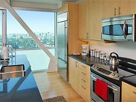 Nice 1 Bedroom Apartment in Kaiolu Sunrise Building in Honolulu, HI (Photo 5 of 6)