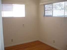 Clean, Comfy, Cozy 2 Bedroom Apartment Close to Downtown in Santa Paula, CA (Photo 4 of 6)
