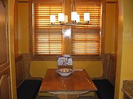 Vintage 1 Bedroom Condo with Upgrades Near Lake  in Evanston, IL (Photo 4 of 7)