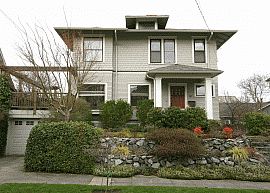 Excellent 4 Bedroom Home with Many Upgrades in Seattle, WA