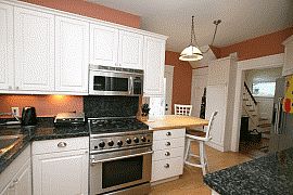 Excellent 4 Bedroom Home with Many Upgrades in Seattle, WA (Photo 2 of 2)