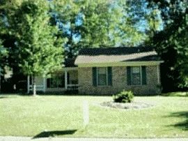 Cute Ranch Style Home with Large Yards in Charlotte, NC