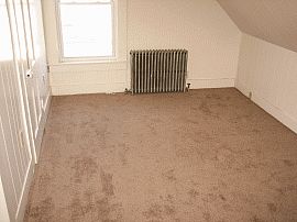 Amazing Price For This Nice Studio Apartment in Laconia, NH (Photo 2 of 2)