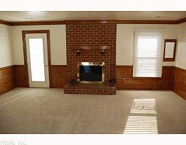 Adorable 2 Br 2.5 Ba Brick Townhouse in Chesapeake, VA (Photo 2 of 2)