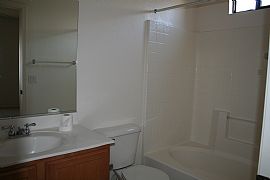 2 Bed / 2 Bath Near Downtown Phoenix in Phoenix, AZ (Photo 8 of 10)