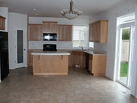 Remarkable 4 Bedroom Home with Office in Vancouver, WA (Photo 2 of 2)