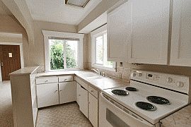 Appealing 3 Bedroom Home in Great Area in Everett, WA (Photo 2 of 2)