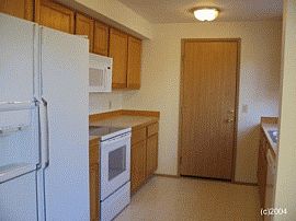 4 Bedroom Home with Pretty Front Yard in Federal Way, WA (Photo 2 of 2)