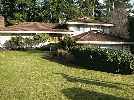 Extravagant 4 Bedroom Home with Everything in Federal Way, WA