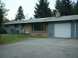 Very Nice 3 Bedroom Home with Tree Lined Yard in Kent, WA