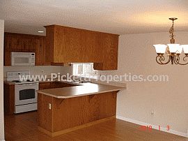 Updated 2 Bedroom Home in Great Location in Bremerton, WA (Photo 2 of 2)