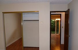 Beautiful 2 Bedroom Apt. in Portland, OR (Photo 3 of 4)