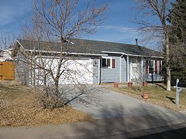 4 Bedroom, 2 Bath, Perfect Inside and Out in Aurora, CO