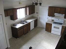 4 Bedroom, 2 Bath, Perfect Inside and Out in Aurora, CO (Photo 2 of 11)