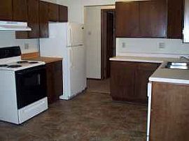 Large Corner 2-Bedroom in Cambridge, MN