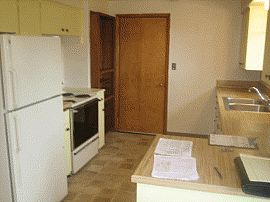 Great 3 Br, 1 Ba Home with Move-In Special in Salem, OR (Photo 2 of 2)