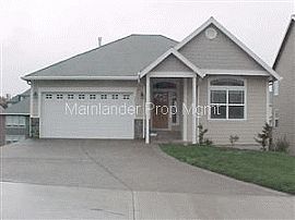 Enchanting 2 Bedroom Home with Charm in Salem, OR