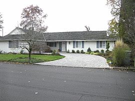 Majestic 4 Bedroom Home with Plenty of Style in Beaverton, OR