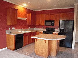 Eloquent 3 Bedroom Townhome with Custom Paint in Beaverton, OR (Photo 2 of 2)