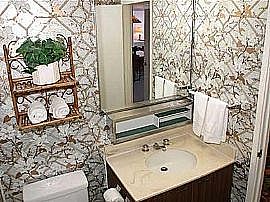  Beautifully Newly Decorated 1bd Condo in Honolulu, HI (Photo 5 of 6)