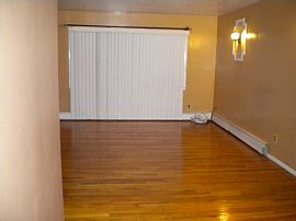 Bi-Level House For Rent in Roselle, NJ (Photo 3 of 7)