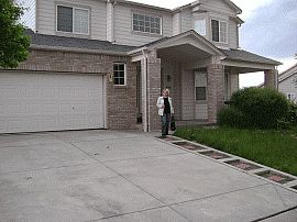 Enticing 3 Bedroom Home Near Great Schools in Aurora, CO