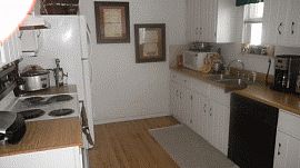 Scenic 3 Bedroom Home with View of Mountains in Denver, CO (Photo 2 of 2)