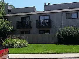 Cute 2 Bedroom Home with Comfy Feel in Denver, CO