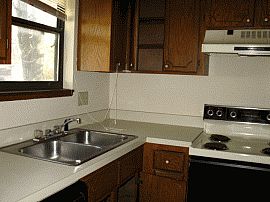 Splendid 2 Bedroom 1.5 Bathroom Duplex in Leavenworth, KS (Photo 3 of 3)