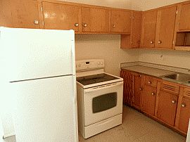 3 Bedroom Hme in Englewood Park in Orlando, FL (Photo 2 of 3)