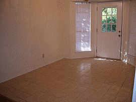 Remarkable 3 Bedroom / 2 Bathroom Rental Home in Fort Worth, TX (Photo 3 of 3)