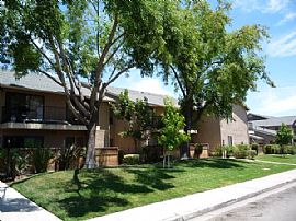 Fantastic 2 Bed Townhouse with Stunning View! in Lakeside, CA