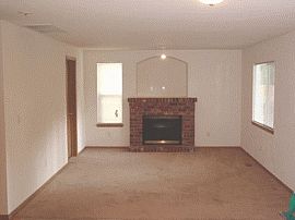 Beautiful Covington Home in Covington, WA (Photo 3 of 3)