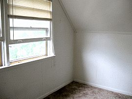 Simple 1 Br 1 Ba House For a Great Price! in Leavenworth, KS (Photo 3 of 3)