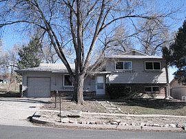 Charming 4 Bedroom Home with Great Kitchen in Colorado Springs, CO
