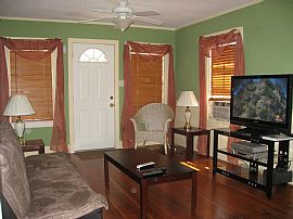 House For Rent in Torrance, CA (Photo 2 of 7)